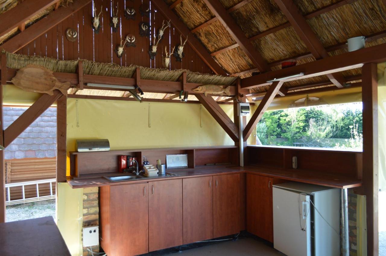 Intertranscoop Lake House Vamosszabadi Exterior photo