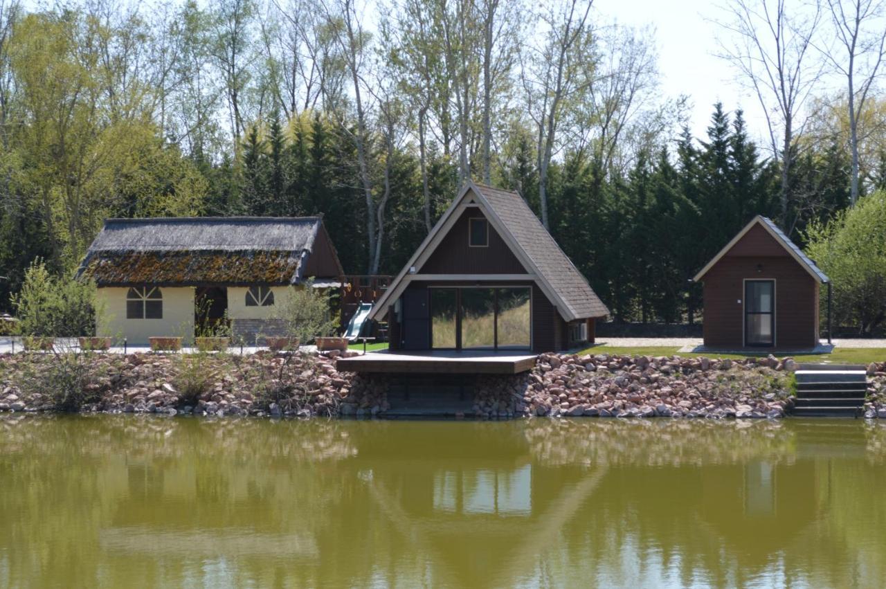 Intertranscoop Lake House Vamosszabadi Exterior photo